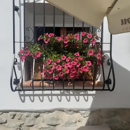Casa Blanca Bed and breakfast 4*
