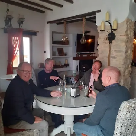 Casa Blanca Bed & Breakfast Castell De Castells